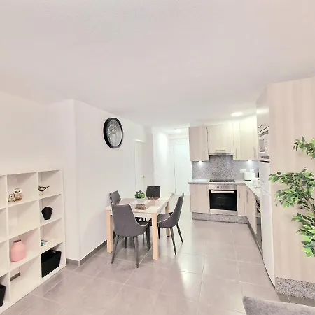 Rhea Calista Apartament *