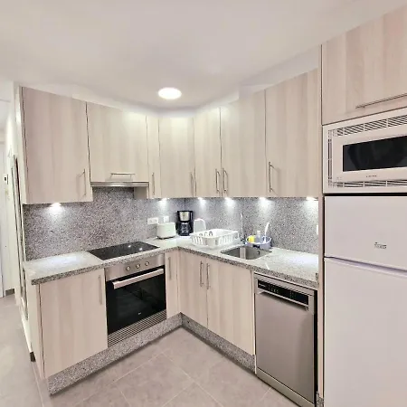 Rhea Calista Apartament *