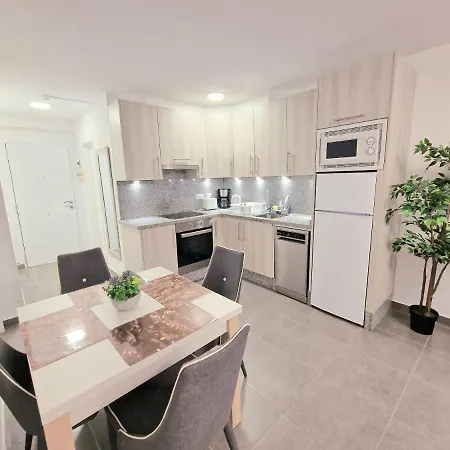 Rhea Calista Apartament *