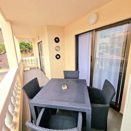 Rhea Calista Apartament